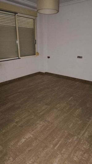Image No.5-3 Bed Flat for sale