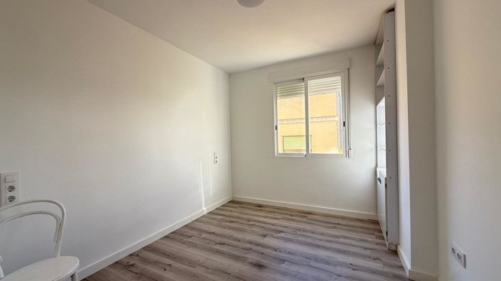 Image No.3-4 Bed Flat for sale