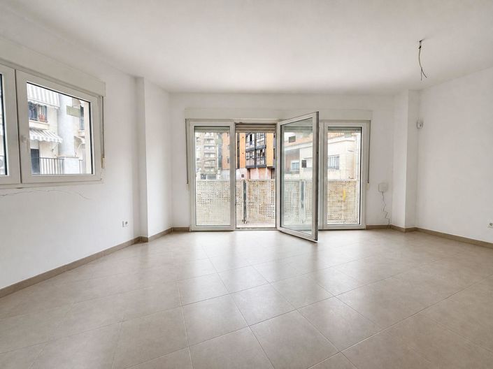 Image No.5-3 Bed Flat for sale