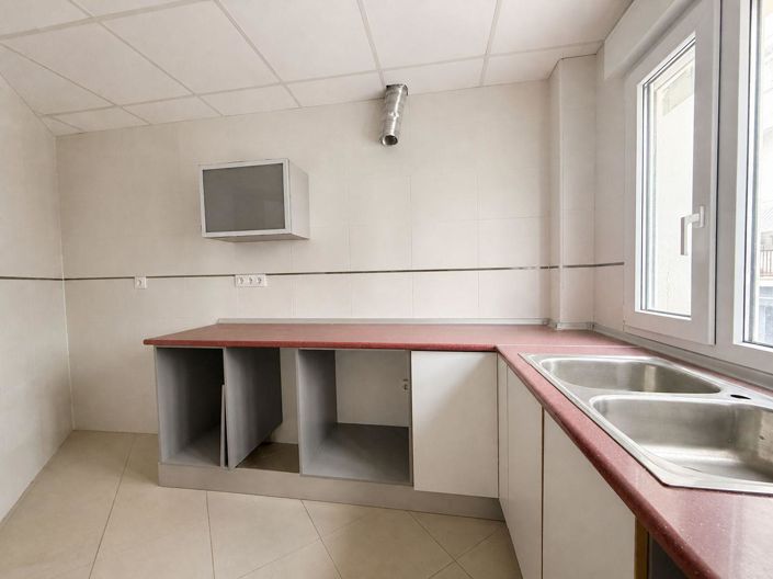 Image No.6-3 Bed Flat for sale