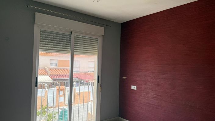 Image No.19-3 Bed Townhouse for sale