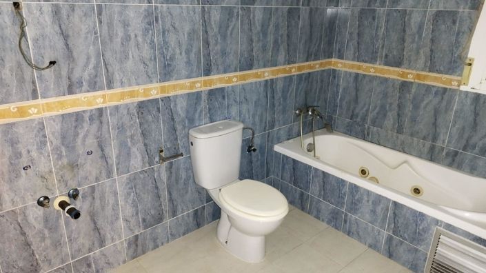 Image No.20-3 Bed Townhouse for sale