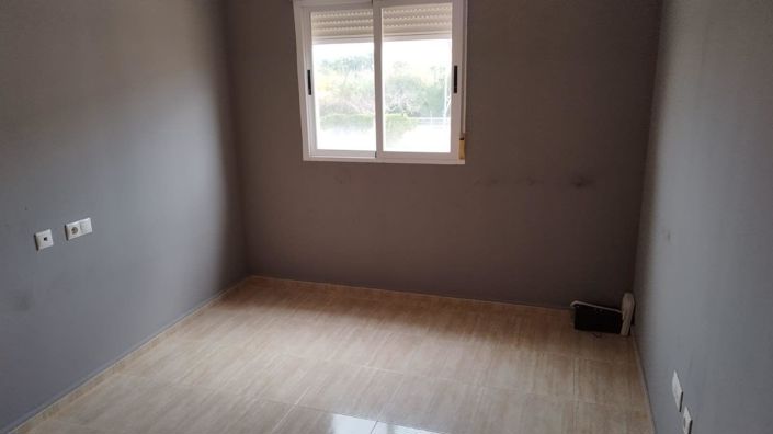 Image No.28-3 Bed Townhouse for sale