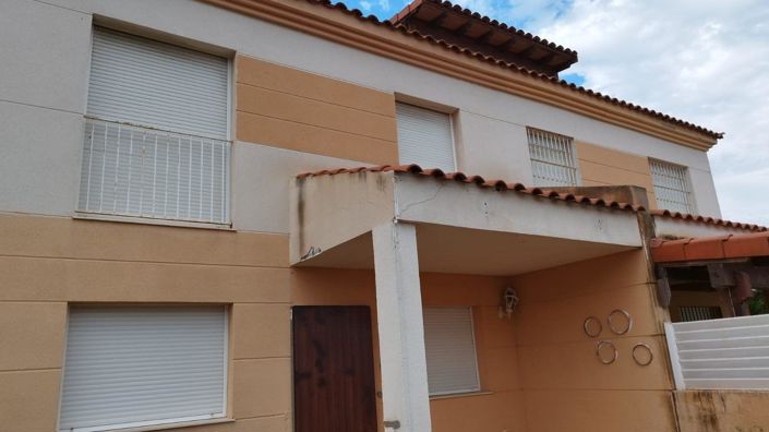 Image No.35-3 Bed Townhouse for sale