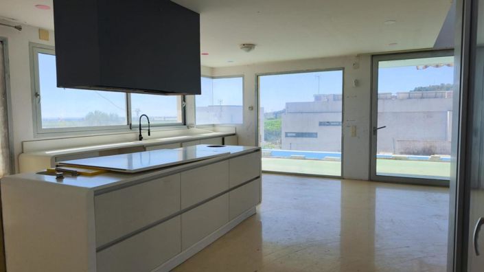 Image No.10-5 Bed Townhouse for sale