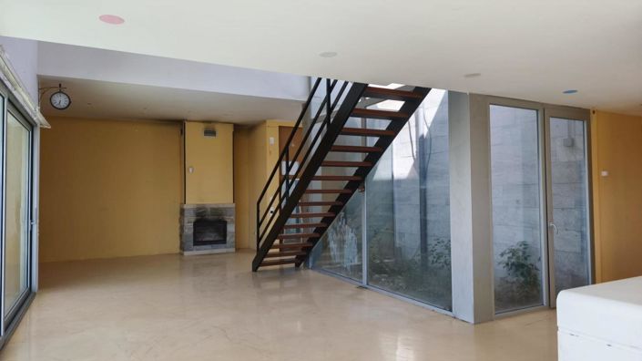 Image No.19-5 Bed Townhouse for sale