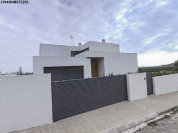 7342592015616440foto905571