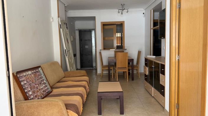 Image No.8-2 Bed Flat for sale