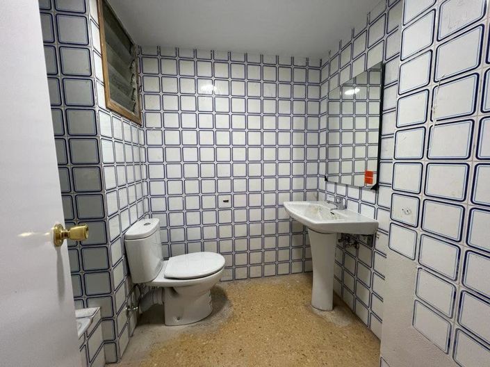 Image No.10-3 Bed Flat for sale