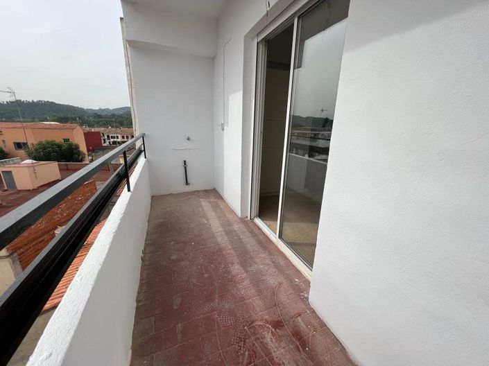 Image No.13-3 Bed Flat for sale