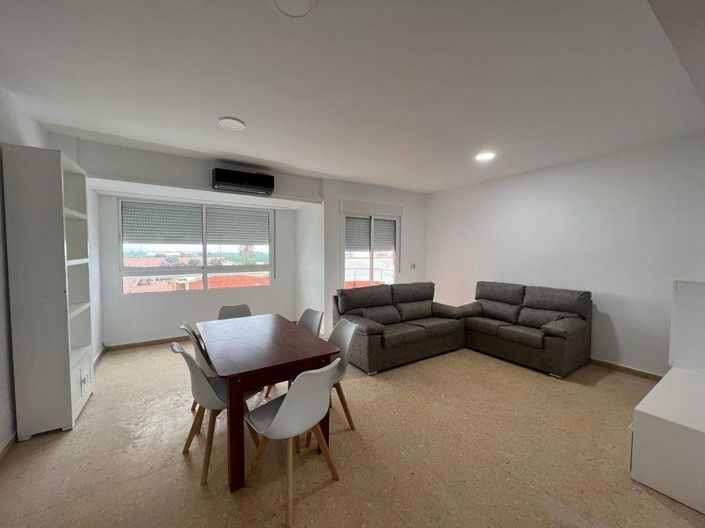 Image No.5-3 Bed Flat for sale