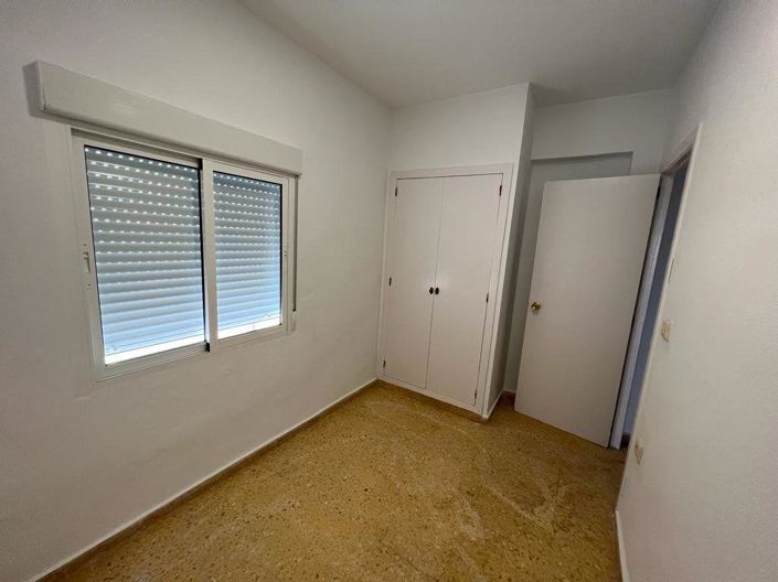 Image No.9-3 Bed Flat for sale