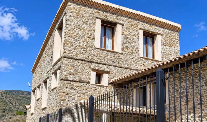 Image No.13-7 Bed Townhouse for sale