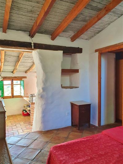 Image No.19-4 Bed Country House for sale