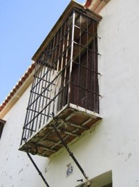 173474347