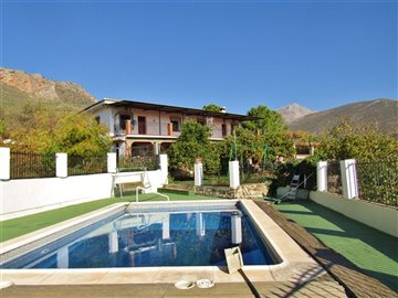 1 - Alcaucín, Country House