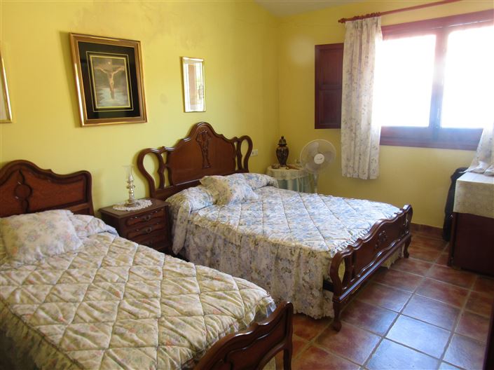 Image No.20-Maison de campagne de 3 chambres à vendre à Iznate