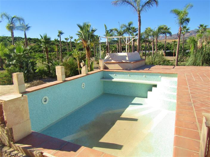 Image No.8-14 Bed Cortijo for sale