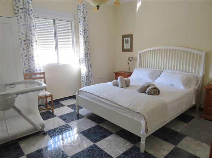 Image No.10-6 Bed Villa for sale