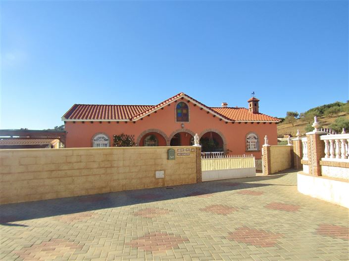 Image No.2-6 Bed Villa for sale
