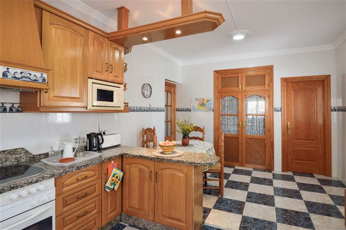 Image No.8-6 Bed Villa for sale