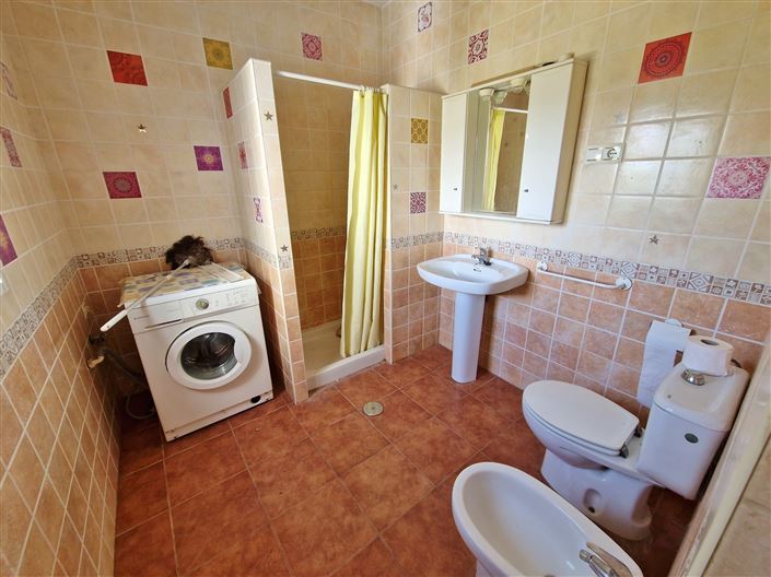 Image No.12-3 Bed Country House for sale