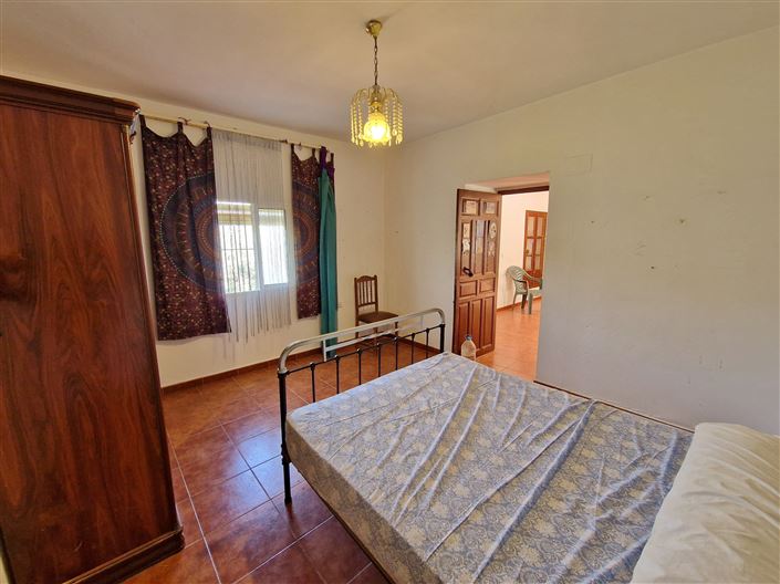 Image No.14-3 Bed Country House for sale