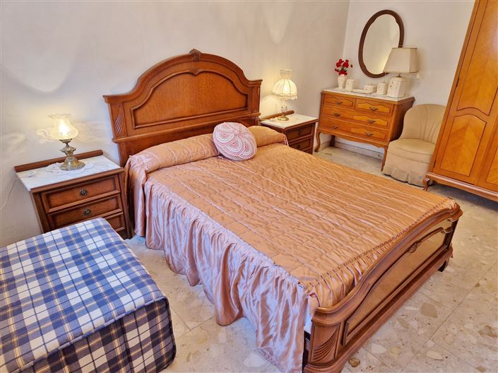 Image No.18-2 Bed Village House for sale