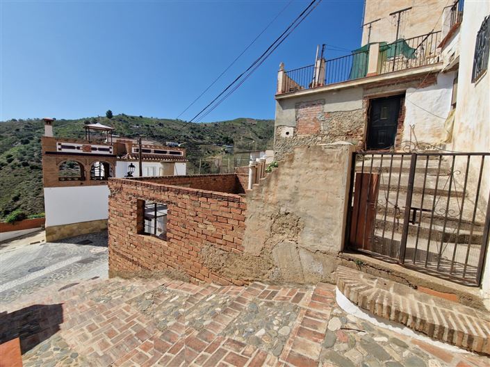 Image No.7-3 Bed Village House for sale