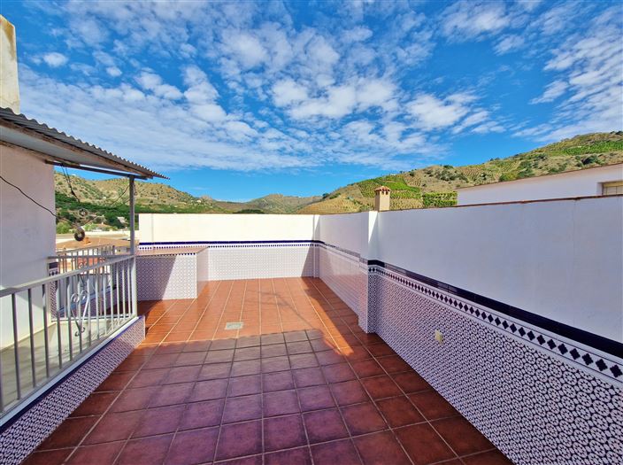 Image No.2-4 Bed Village House for sale