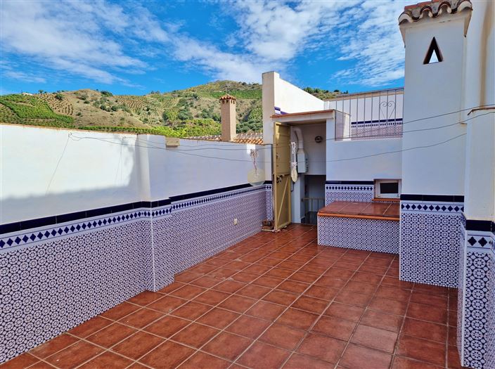 Image No.6-4 Bed Village House for sale