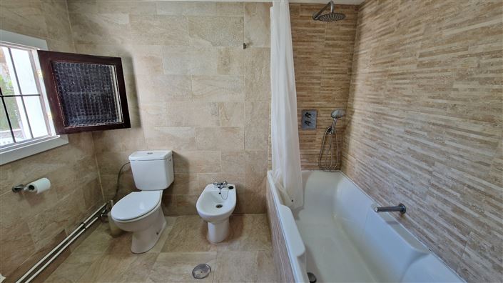 Image No.15-2 Bed Country House for sale