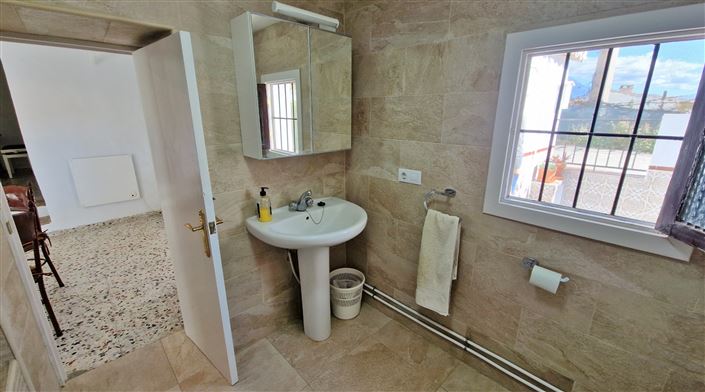 Image No.16-2 Bed Country House for sale