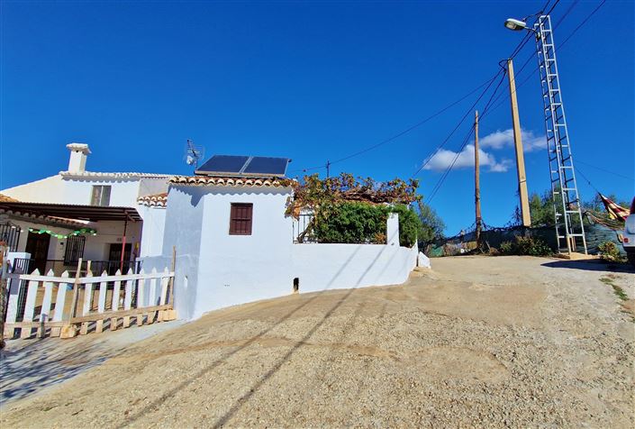 Image No.24-2 Bed Country House for sale