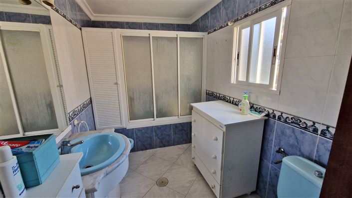 Image No.12-6 Bed Townhouse for sale