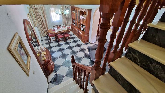 Image No.15-6 Bed Townhouse for sale