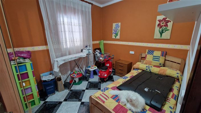 Image No.18-6 Bed Townhouse for sale