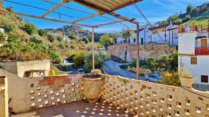 Image No.25-6 Bed Townhouse for sale