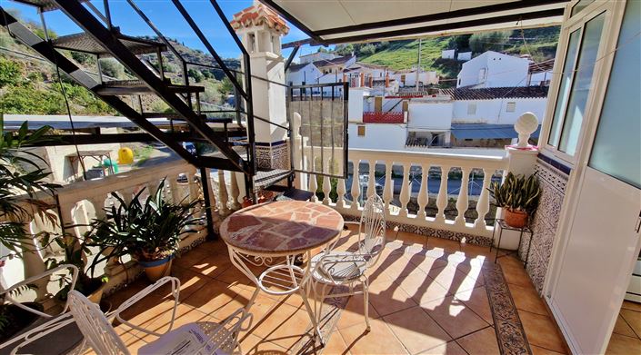 Image No.26-6 Bed Townhouse for sale