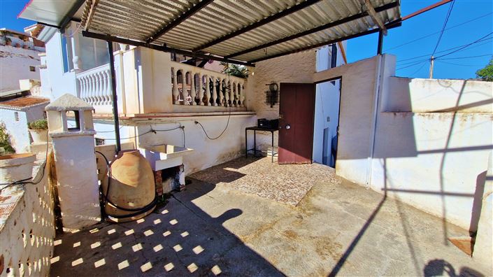 Image No.32-6 Bed Townhouse for sale