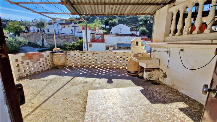 Image No.33-6 Bed Townhouse for sale