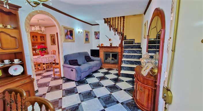 Image No.4-6 Bed Townhouse for sale