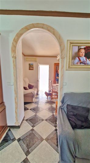 Image No.6-6 Bed Townhouse for sale