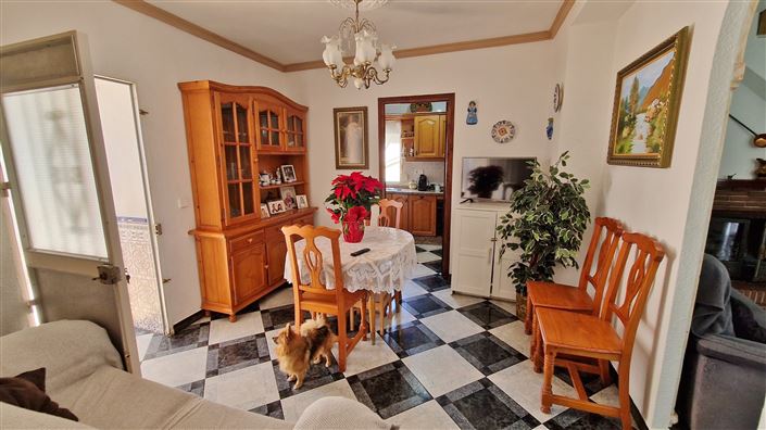 Image No.8-6 Bed Townhouse for sale