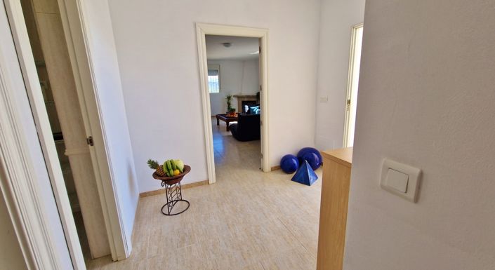 Image No.11-4 Bed Country House for sale