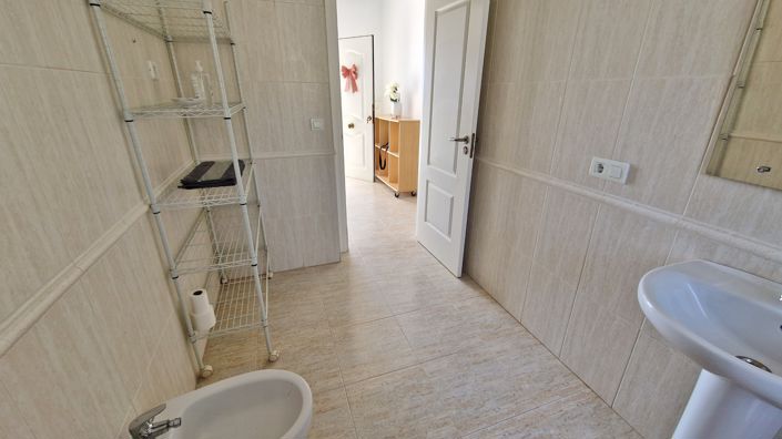 Image No.21-4 Bed Country House for sale