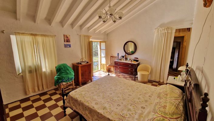 Image No.14-5 Bed Country House for sale
