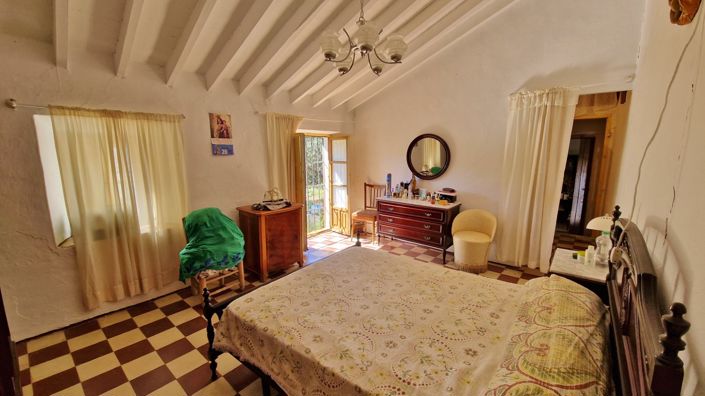 Image No.14-5 Bed Apartment for sale