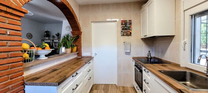 Image No.8-2 Bed Country House for sale