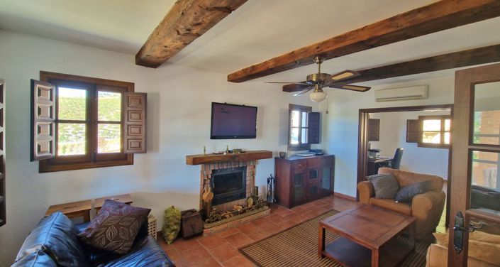 Image No.17-5 Bed Country House for sale